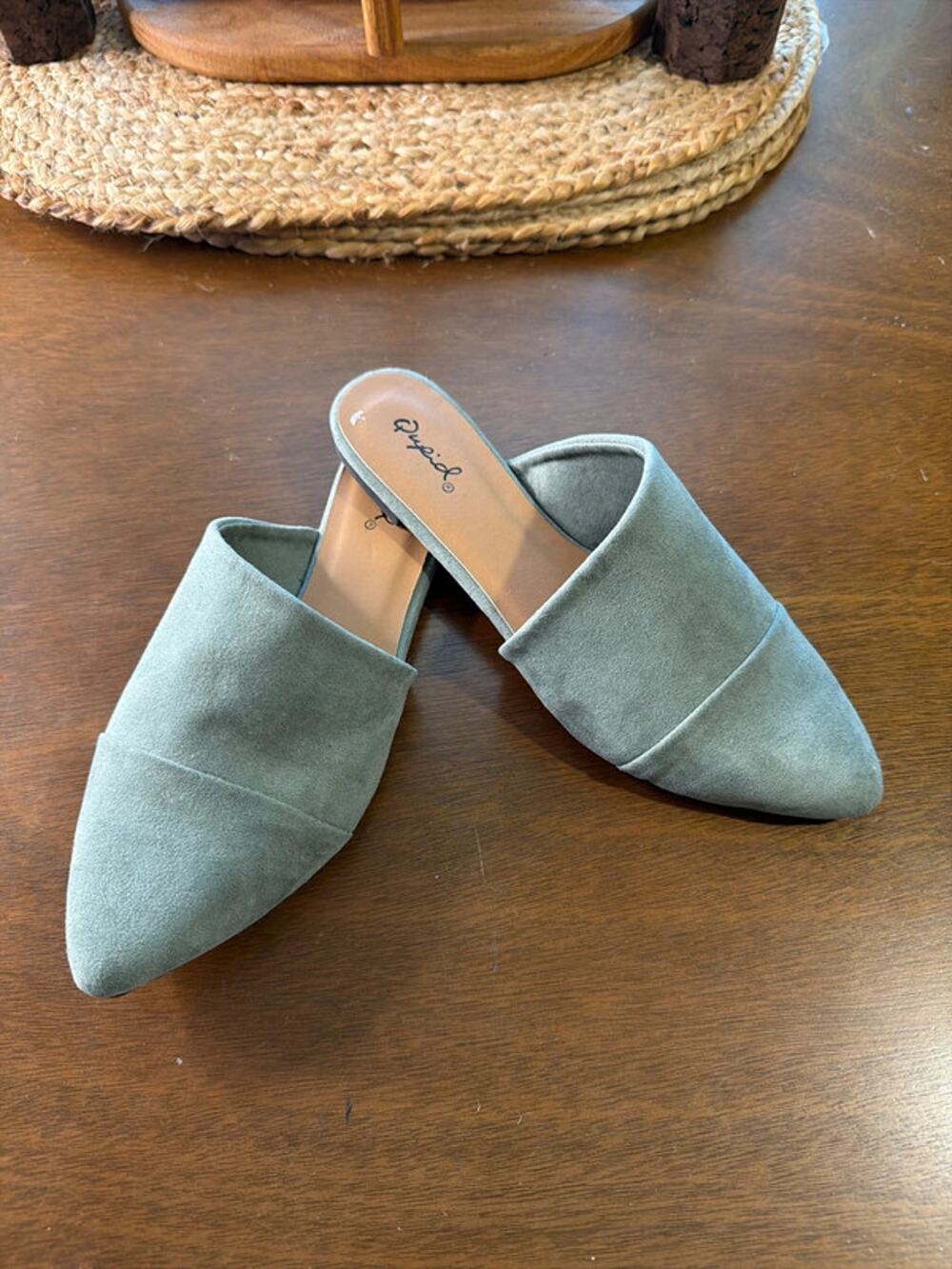 3 for $9 Cupid sage green mules 5.5 EUC 585